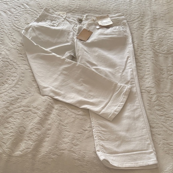 BNWT White Everflex Curvy Skinny Capri by ANGELS - Picture 1 of 10